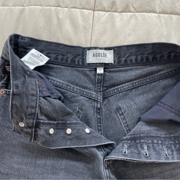 AGOLDE Dee High Waisted Shorts in "Exhibit" - Picture 5 of 11